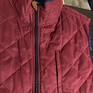 Crown & Ivy Women’s Burgundy Quilted Puffer Vest